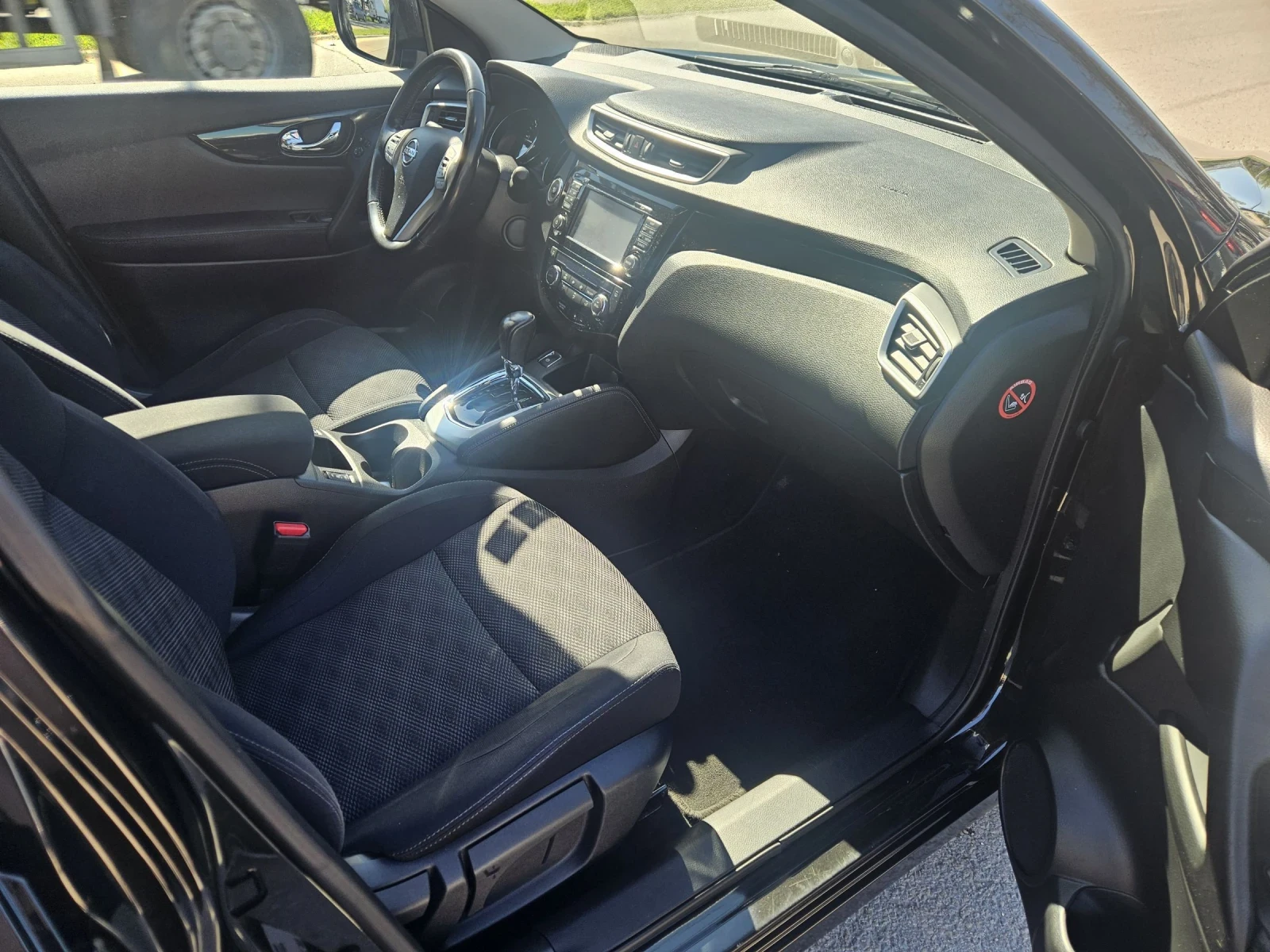 Nissan Qashqai 1.6 tdi  131 k.c.4?4 , снимка 10 - Автомобили и джипове - 54461369