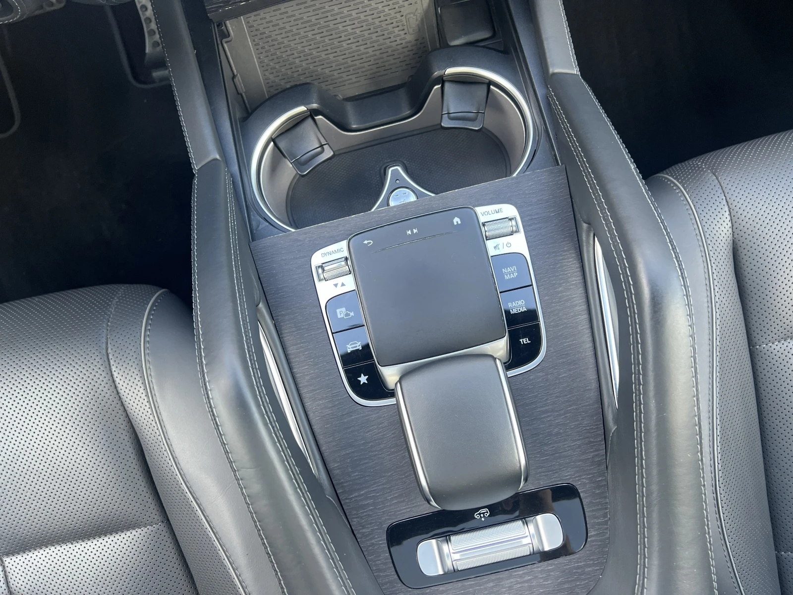Mercedes-Benz GLS 400 d / AMG / BURM / HUD / 360 / PANO / MULTIBEAM /, снимка 12 - Автомобили и джипове - 55623598