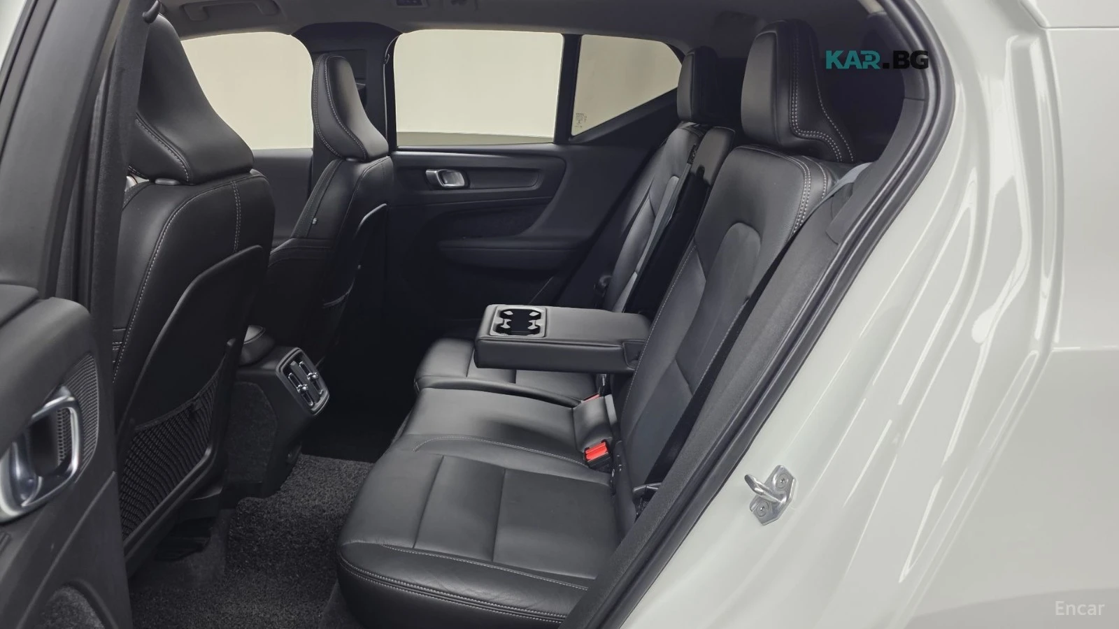 Volvo XC40 B4 Momentum* КОЖА* НАВИ* ПАНО* КАМЕРА, снимка 10 - Автомобили и джипове - 55792523