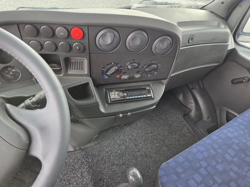 Iveco Daily 35 s 13 , Климатик, снимка 11 - Бусове и автобуси - 51096160