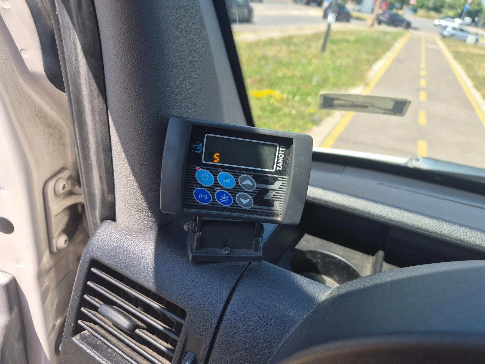 VW Crafter 2.0TDI ХЛАДИЛЕН, снимка 14 - Бусове и автобуси - 55240302