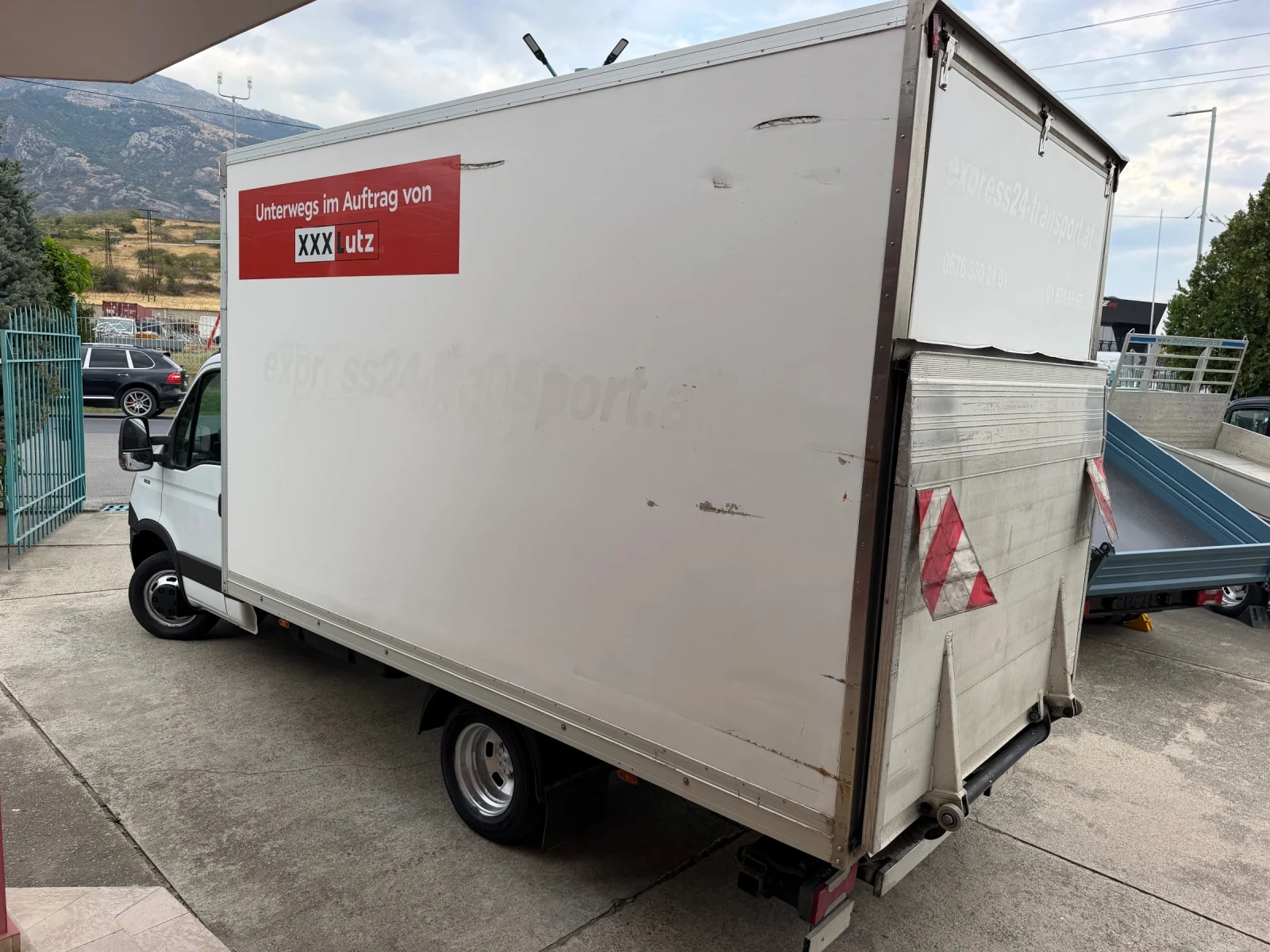 Iveco Daily 3.0HPI* 35C15* Климатик* Падащ Борд* 4.20м фургон, снимка 8 - Бусове и автобуси - 56041765