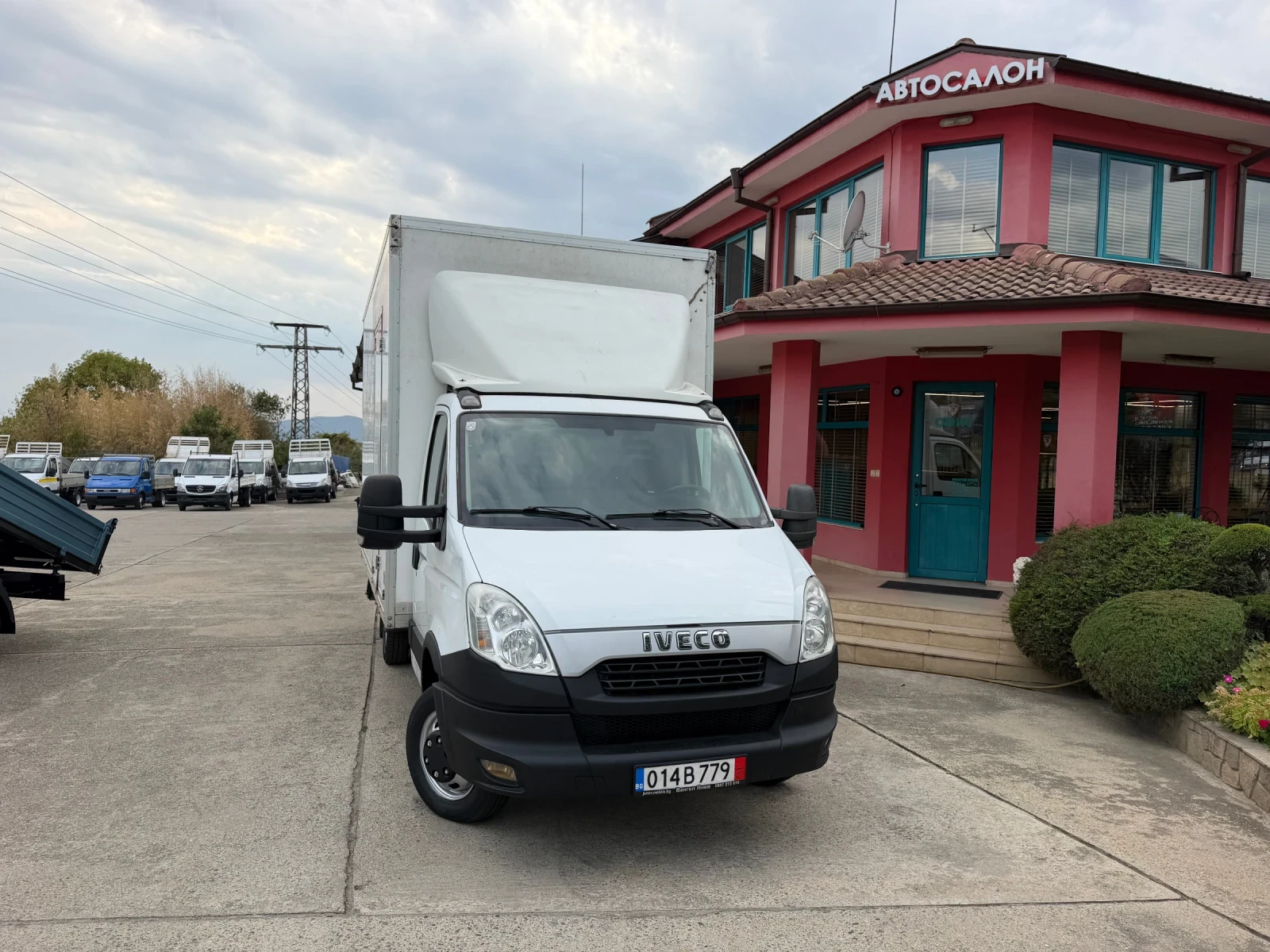 Iveco Daily 3.0HPI* 35C15* Климатик* Падащ Борд* 4.20м фургон, снимка 2 - Бусове и автобуси - 56041765
