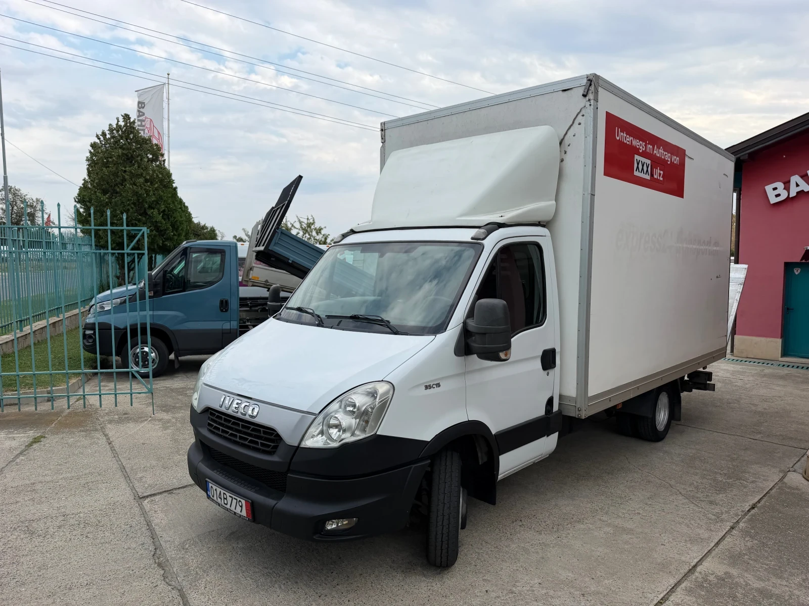 Iveco Daily 3.0HPI* 35C15* Климатик* Падащ Борд* 4.20м фургон, снимка 3 - Бусове и автобуси - 56041765
