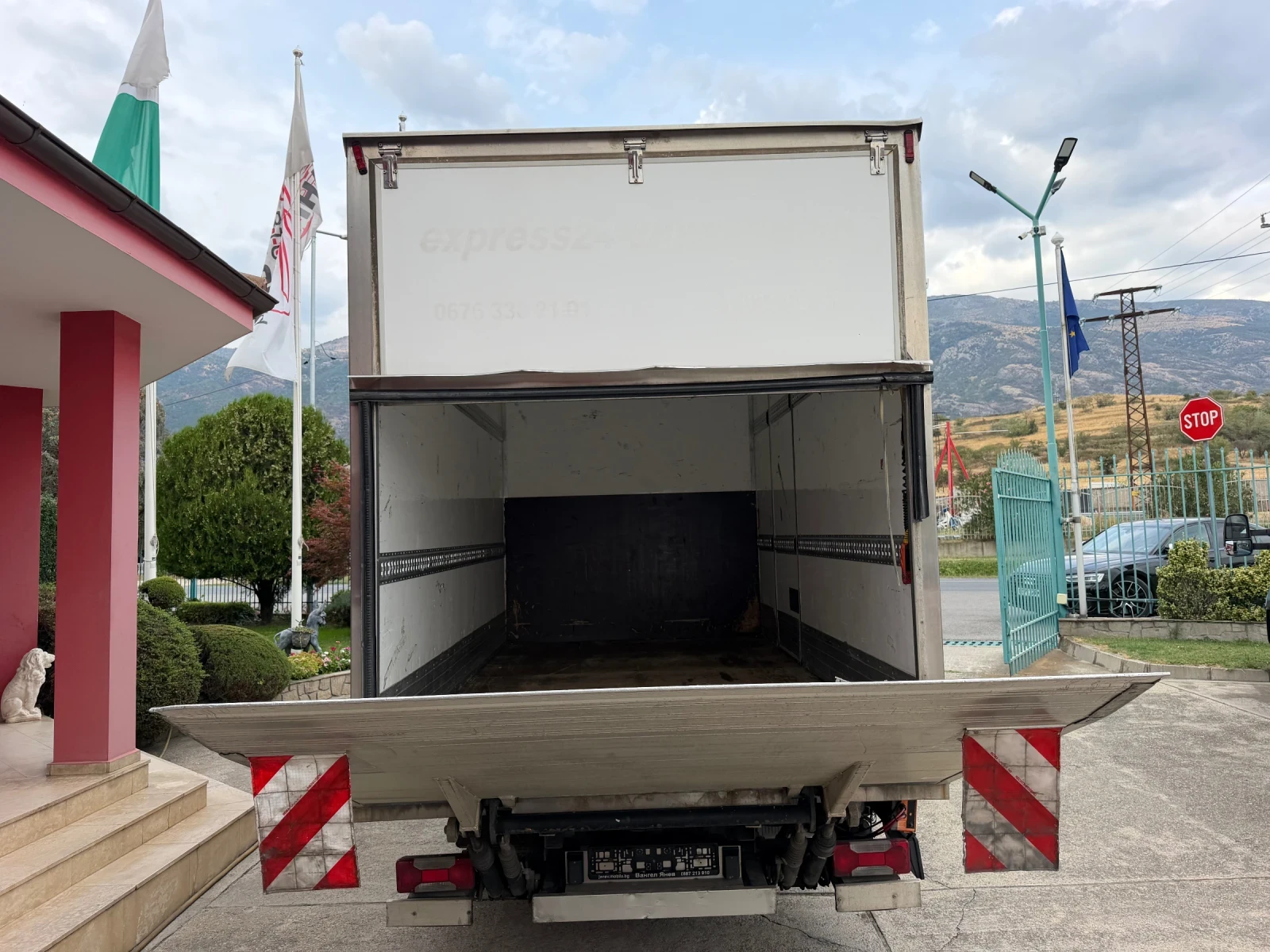 Iveco Daily 3.0HPI* 35C15* Климатик* Падащ Борд* 4.20м фургон, снимка 10 - Бусове и автобуси - 56041765