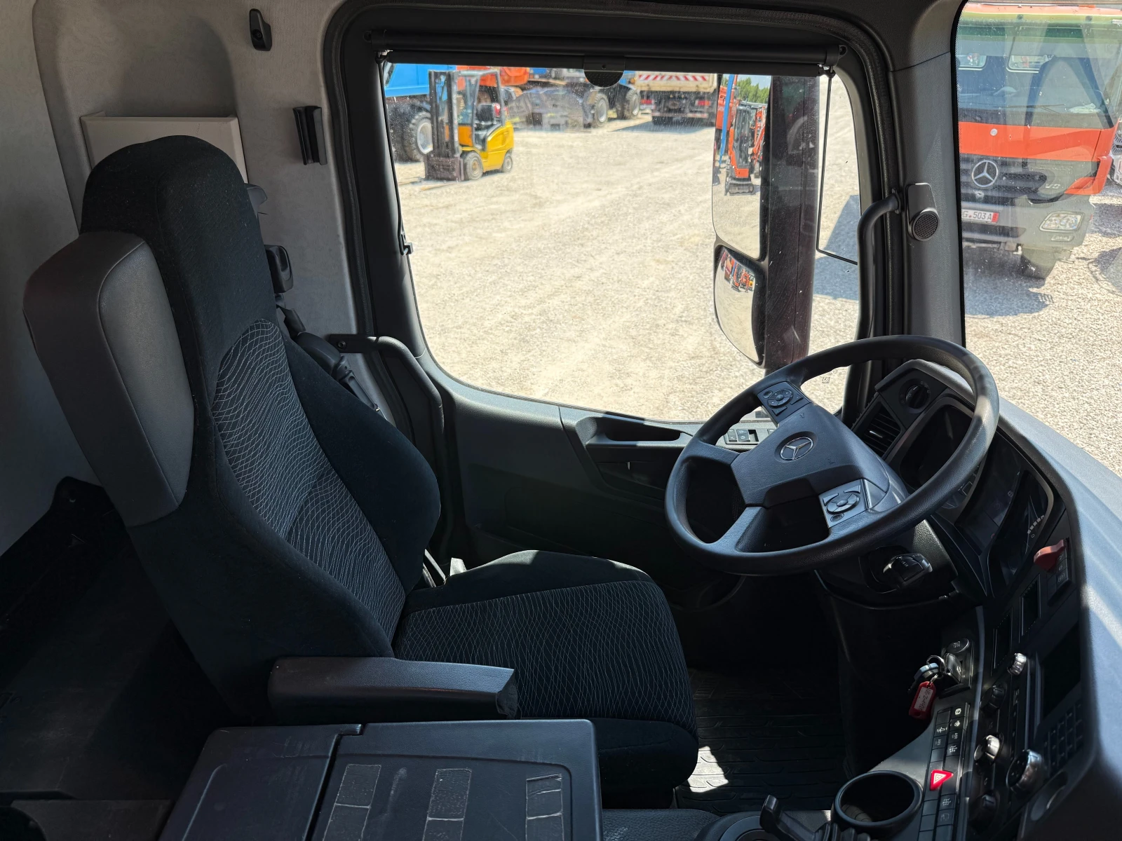 Mercedes-Benz Arocs LIEBHERR 32Z5 AROCS 3543 - изображение 9