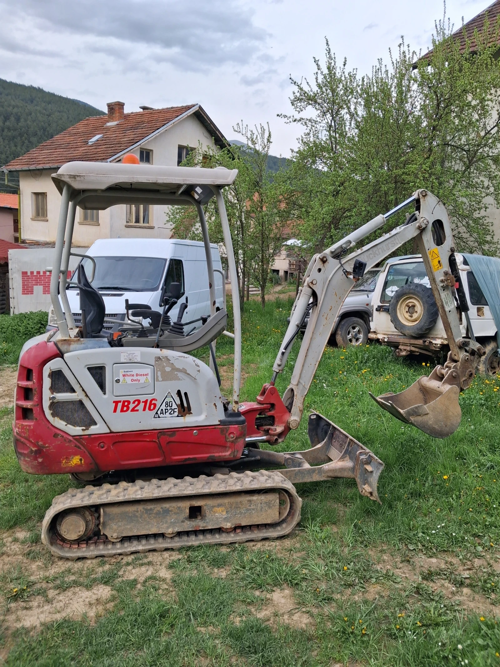 Багер Takeuchi TB216, снимка 2 - Индустриална техника - 55343313