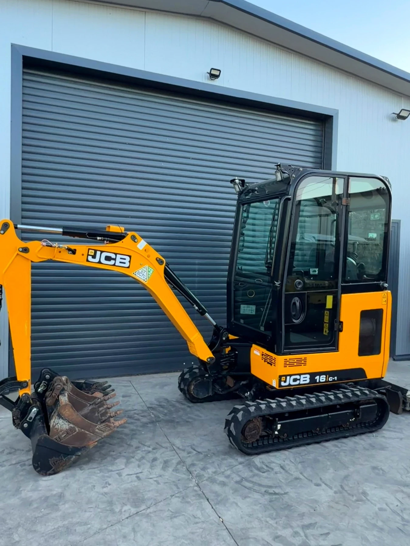Багер JCB 16c 370мч., снимка 5 - Индустриална техника - 56348749