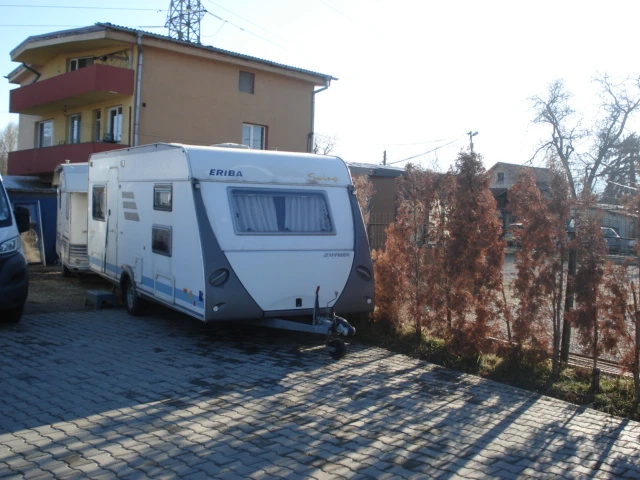 Каравана HYMER / ERIBA 532A, снимка 12 - Каравани и кемпери - 49377896