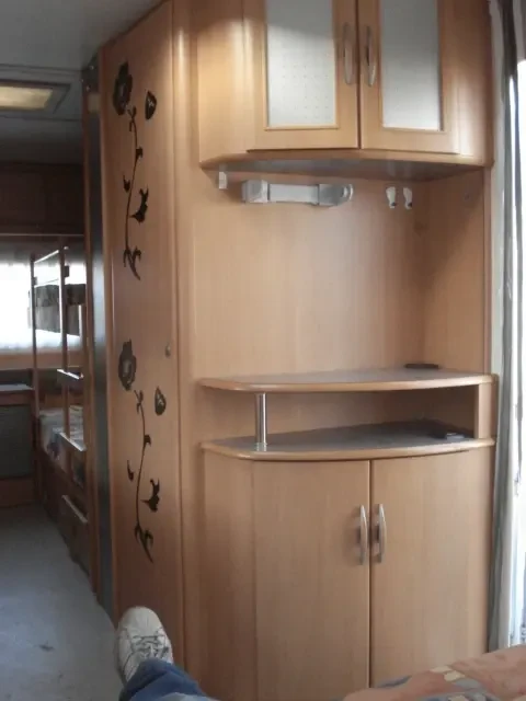 Каравана HYMER / ERIBA 532A, снимка 9 - Каравани и кемпери - 49377896