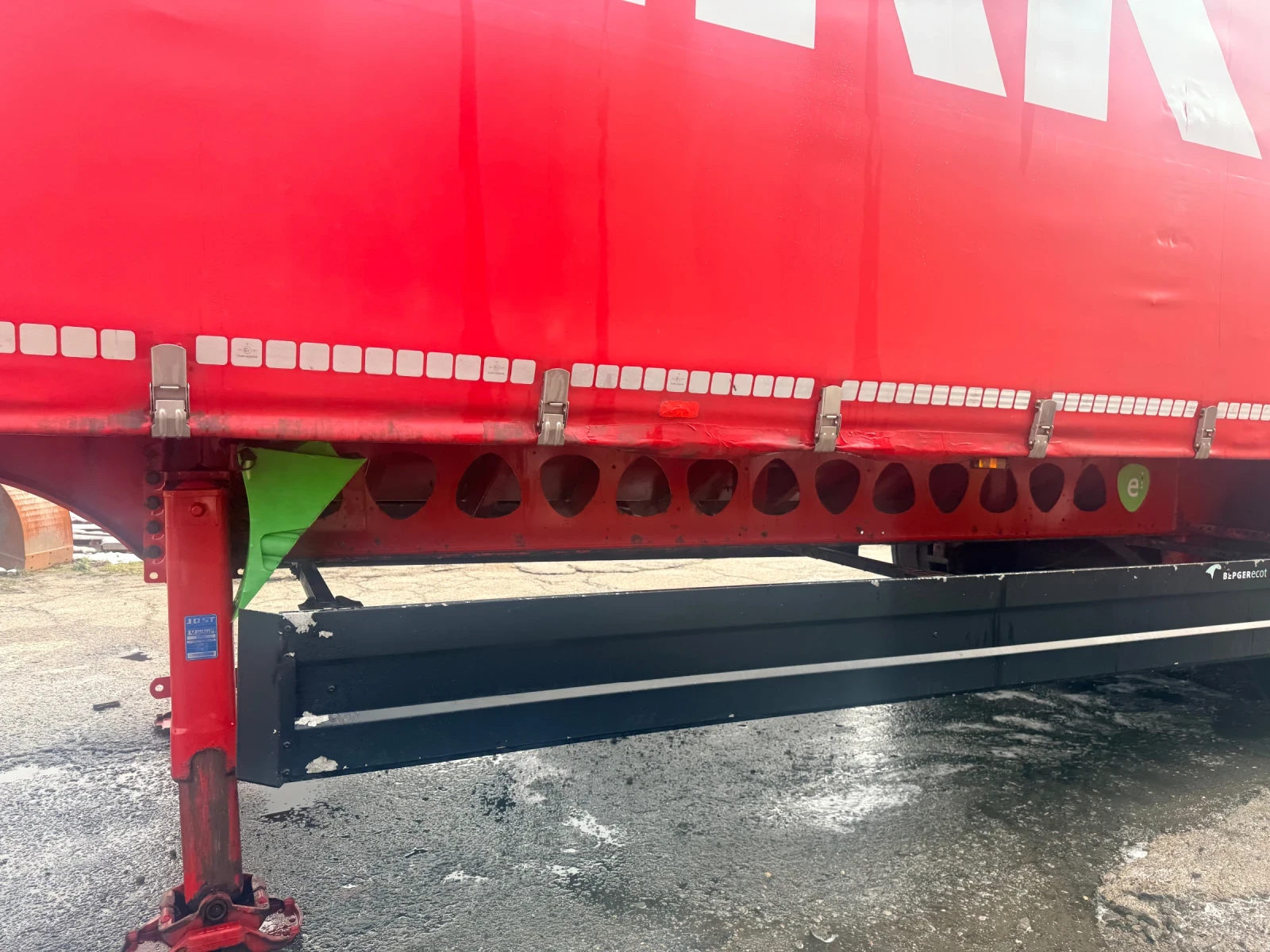 Полуремарке Berger LIGHT / тунел за ролони / буге / тара 5530 кг., снимка 11 - Ремаркета - 53374876