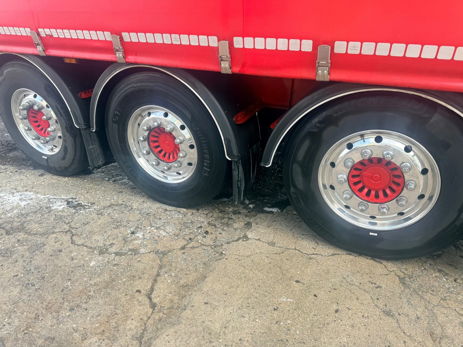 Полуремарке Berger LIGHT / тунел за ролони / буге / тара 5530 кг., снимка 13 - Ремаркета - 53374876