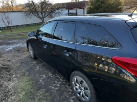 Toyota Auris, снимка 2