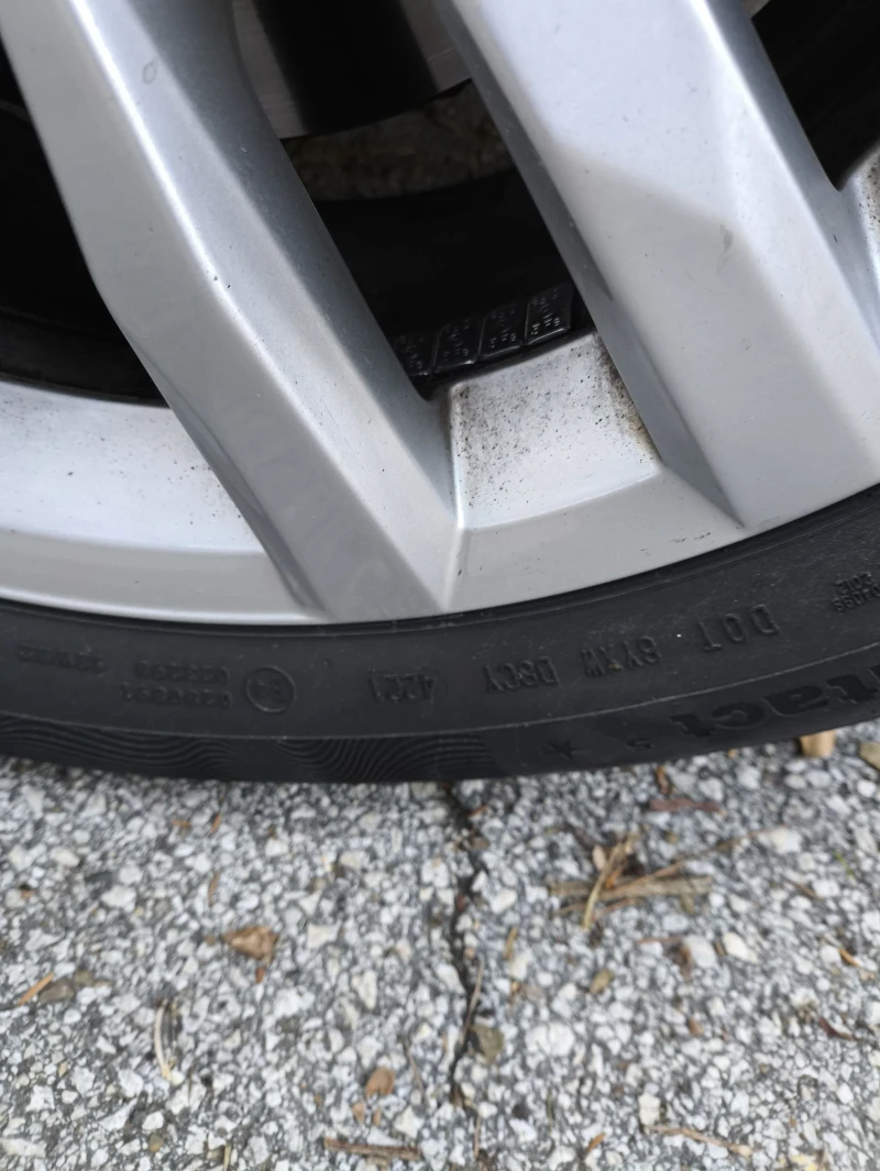 VW Touran 2.0 TDI  150 DSG, снимка 15 - Автомобили и джипове - 52218659