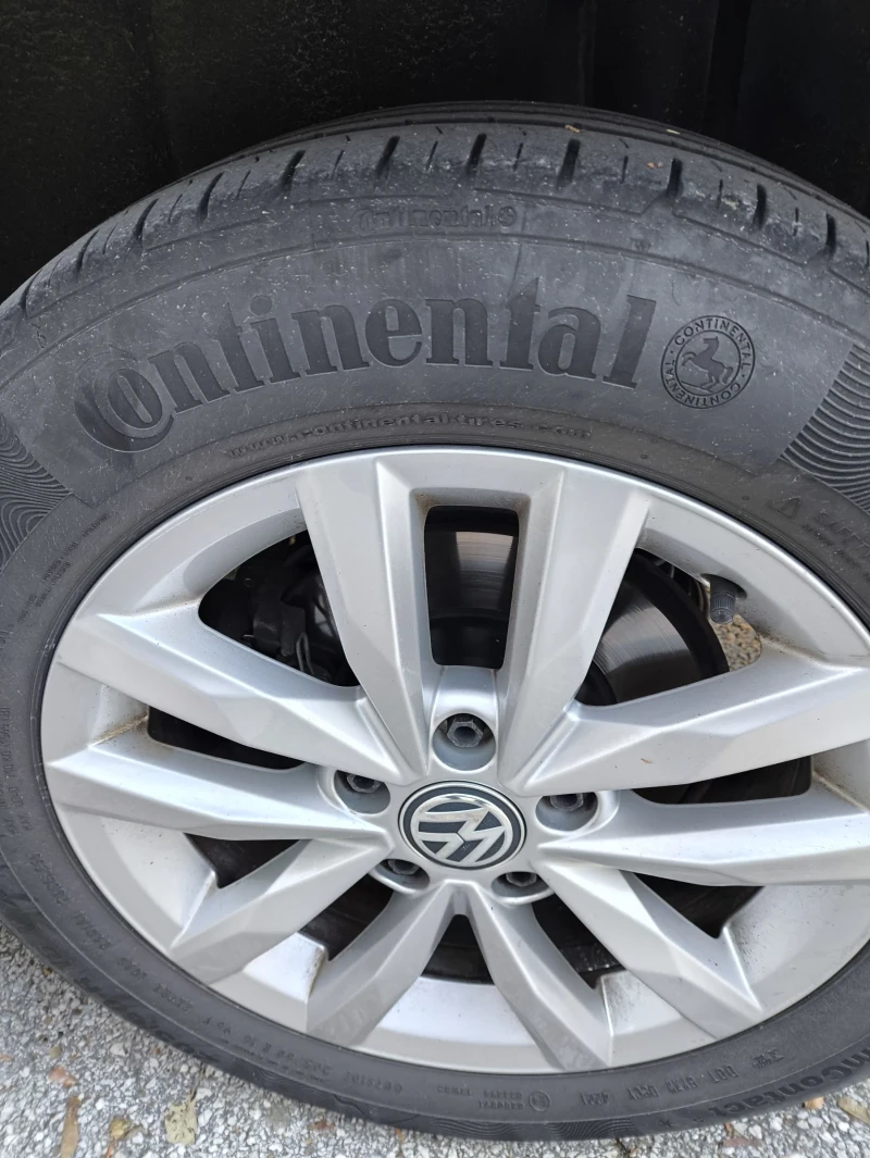 VW Touran 2.0 TDI  150 DSG, снимка 16 - Автомобили и джипове - 52218659