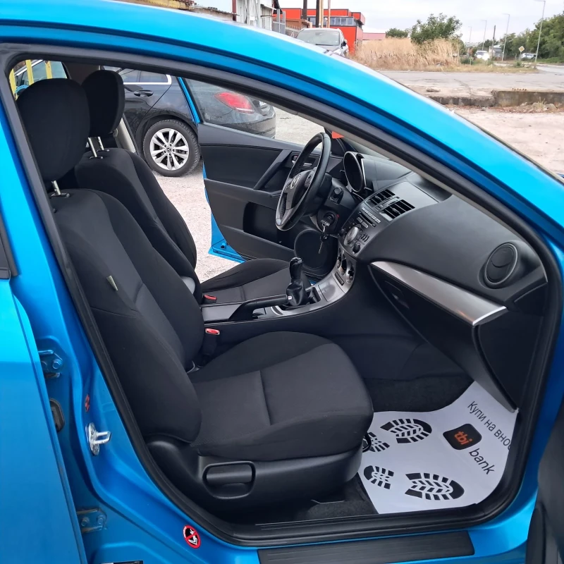Mazda 3 1.6i, снимка 12 - Автомобили и джипове - 52325858