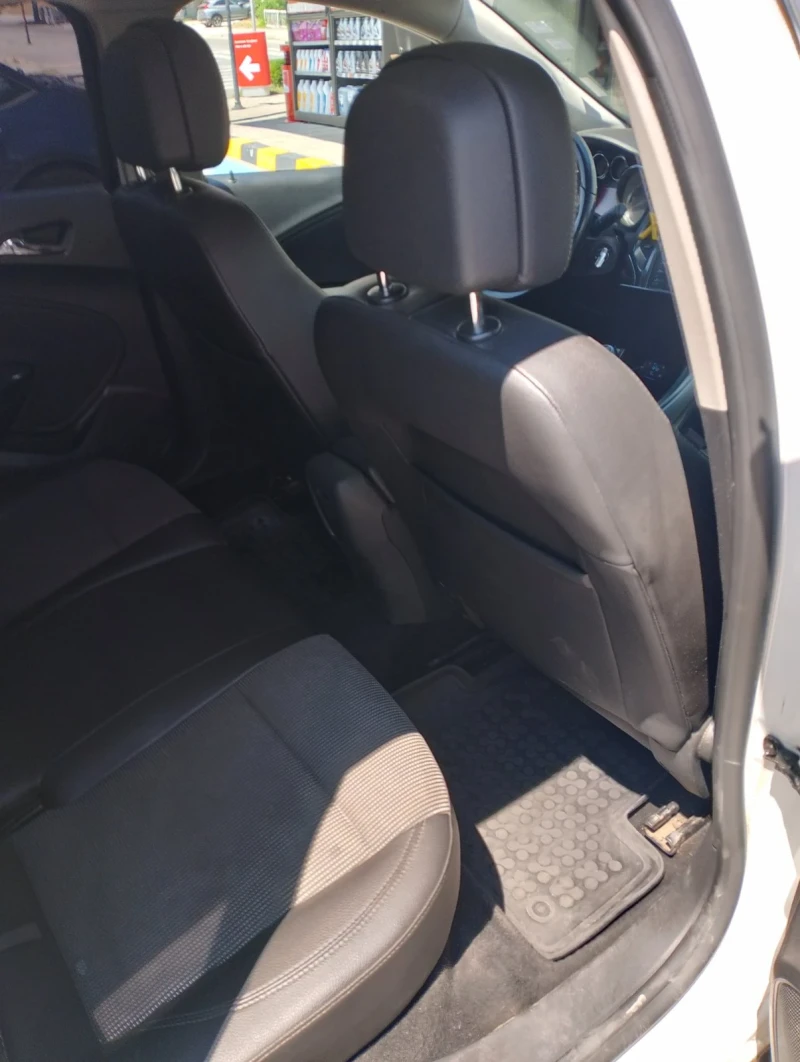 Opel Astra, снимка 6 - Автомобили и джипове - 52670554