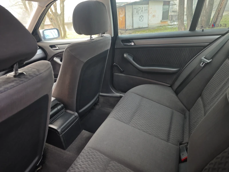 BMW 318, снимка 11 - Автомобили и джипове - 53407840