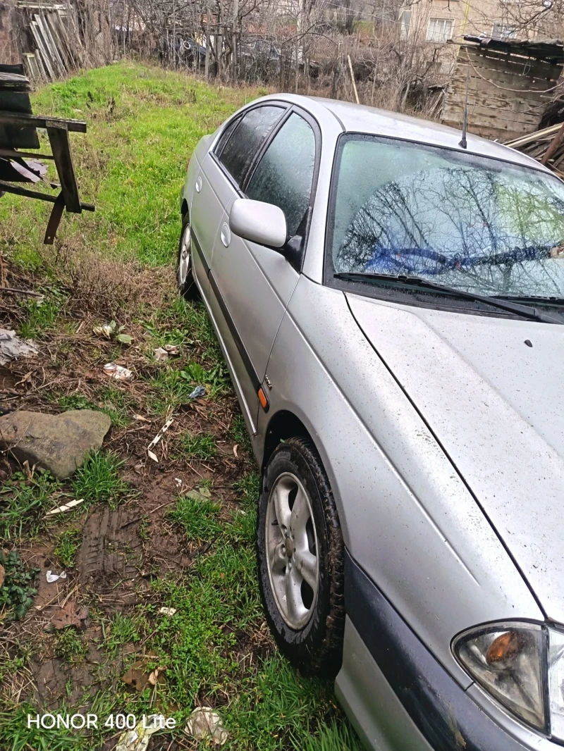 Toyota Avensis 1.8 wwti, снимка 10 - Автомобили и джипове - 53561393