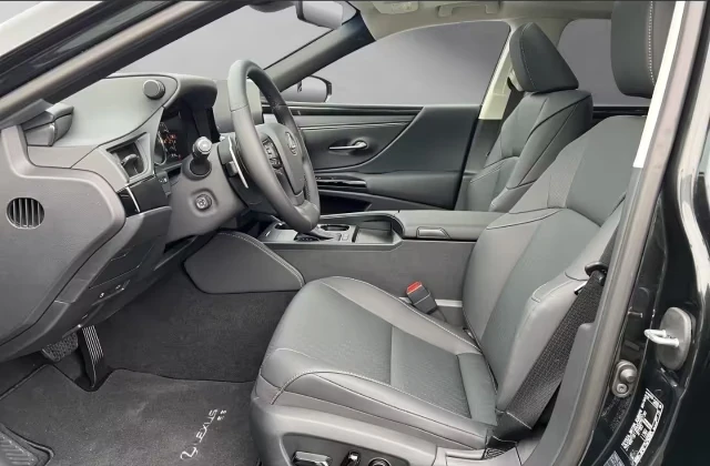 Lexus ES 300 h/COMFORT/201HP/ИЗБОР НА ЦВЯТ/PANO/CAM/NAVI/257h, снимка 8 - Автомобили и джипове - 54933339