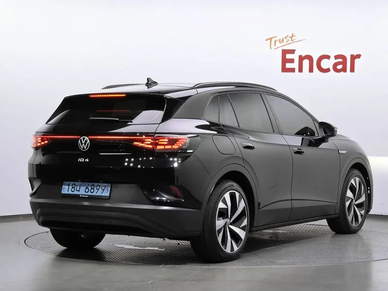 VW ID.4 PRO, снимка 2 - Автомобили и джипове - 56325101