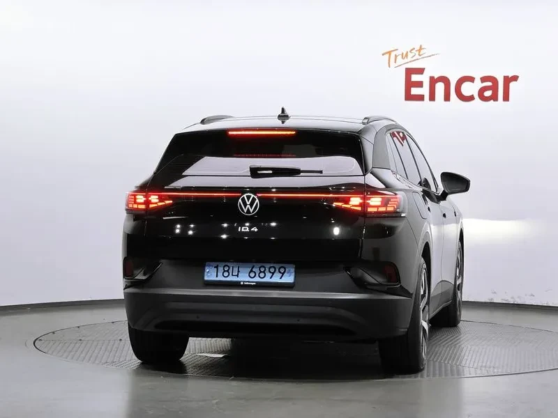 VW ID.4 PRO, снимка 4 - Автомобили и джипове - 56325101