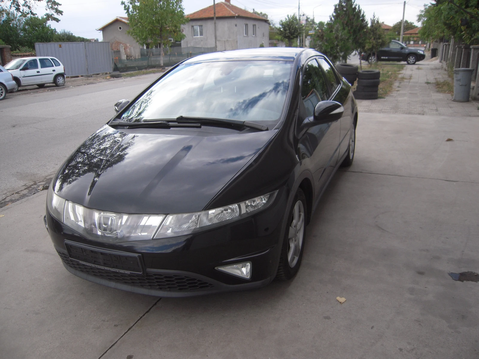 Honda Civic 1, 4 6ск - изображение 2