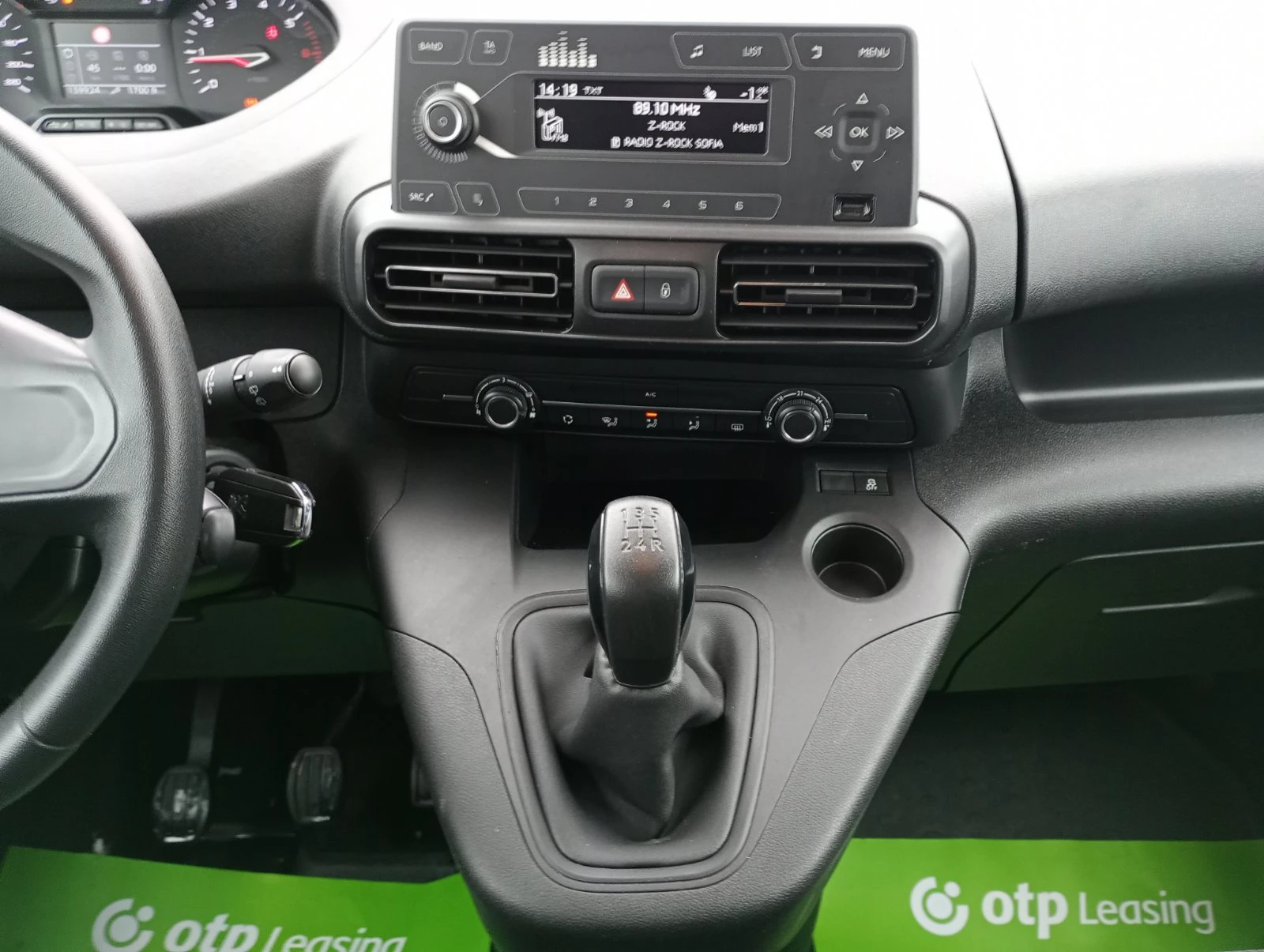 Peugeot Rifter Peugeot Rifter 1.5 BlueHDi 102 кс-5 speed - изображение 8