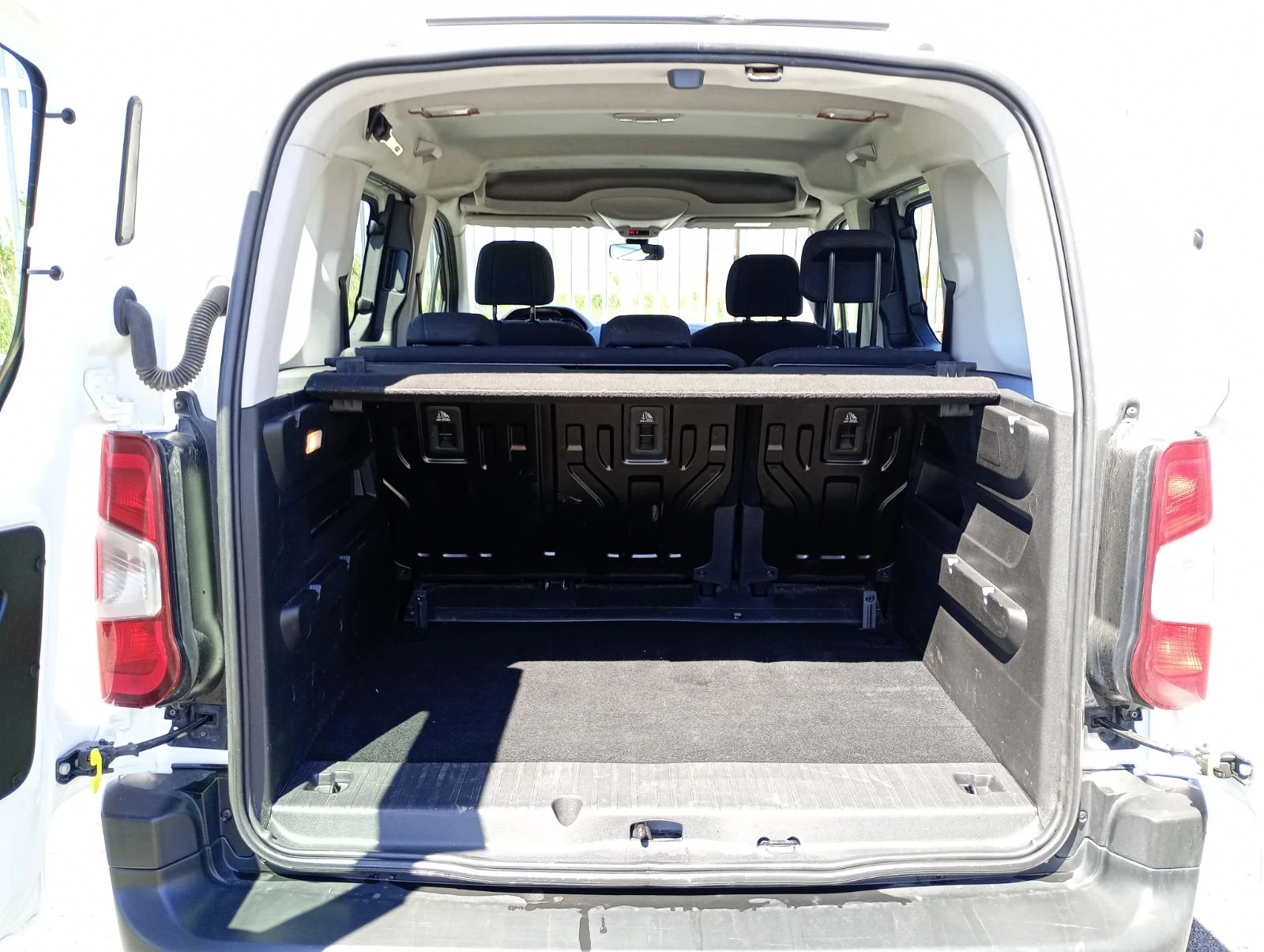 Peugeot Rifter Peugeot Rifter 1.5 BlueHDi 102 кс-5 speed - изображение 9