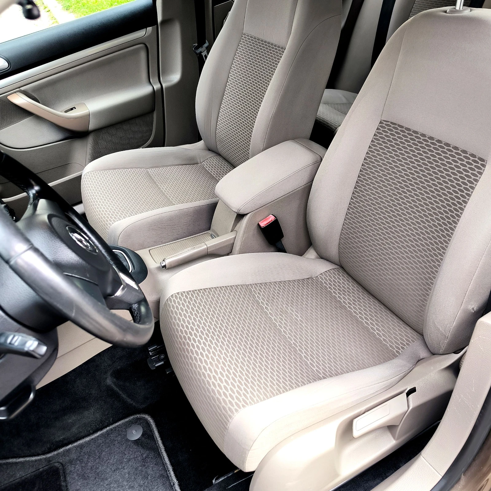 VW Golf 1.6 tdi - изображение 10