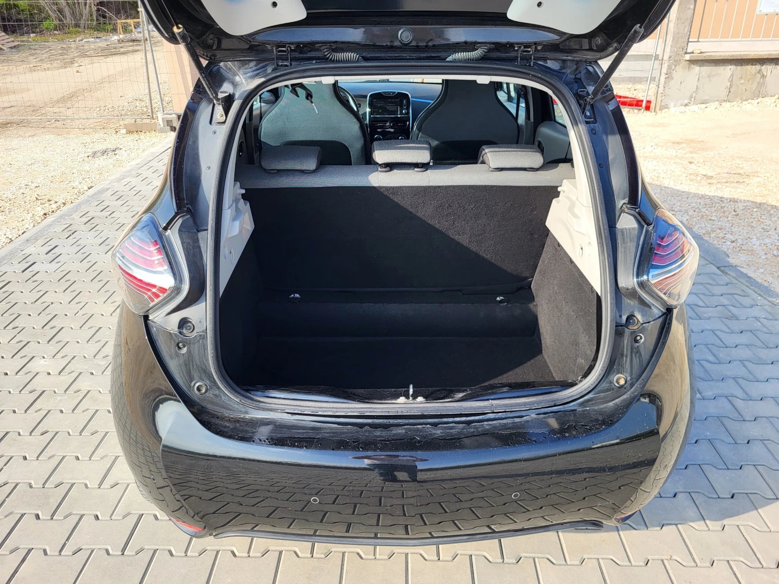 Renault Zoe  - изображение 6