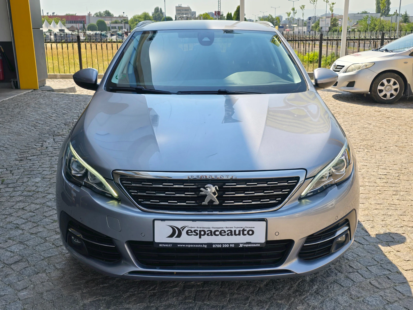 Peugeot 308 1.5 BlueHDi/130к.с./Automatic - изображение 2