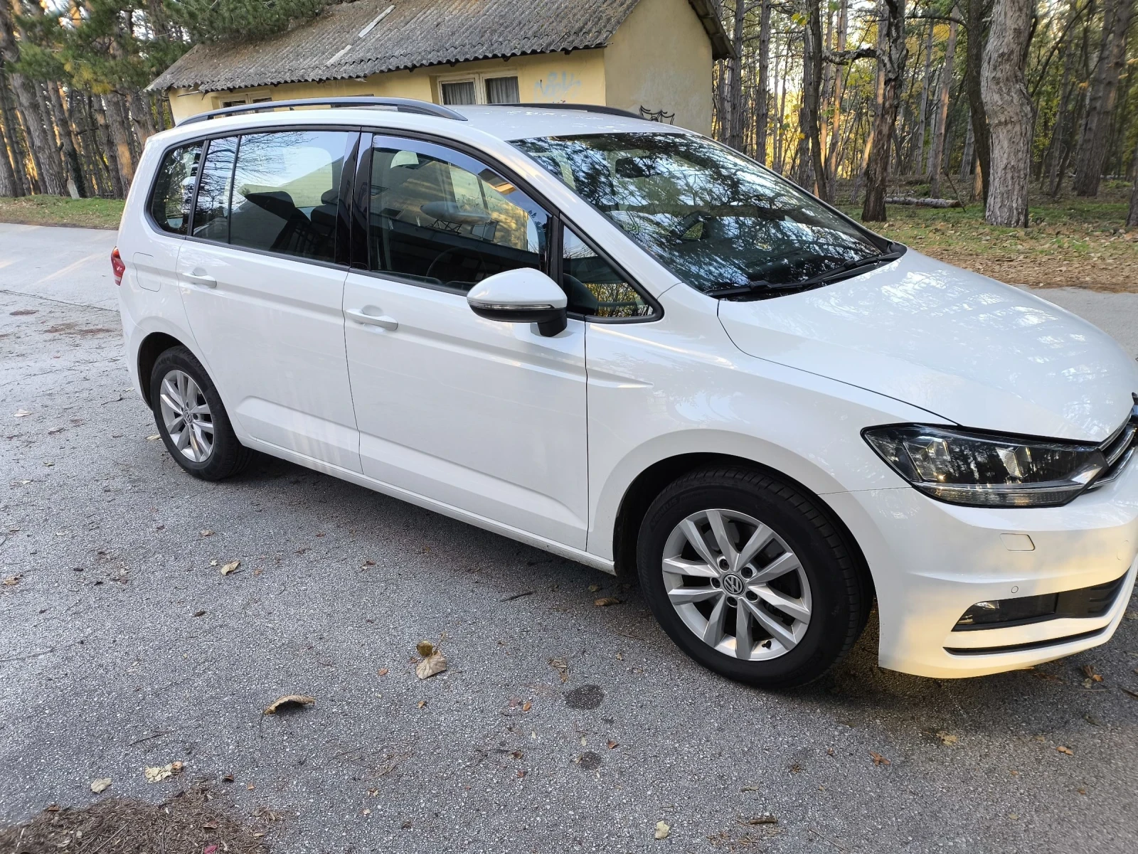 VW Touran 2.0 150 DSG | Mobile.bg   2
