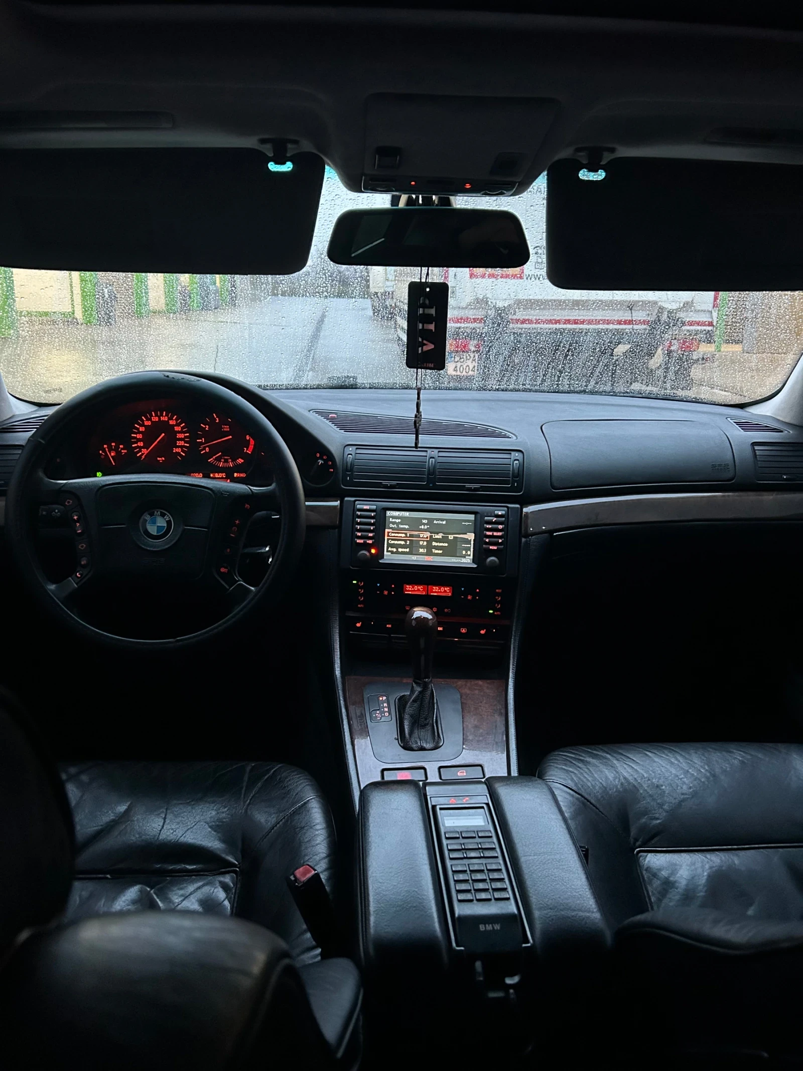 BMW 740  - изображение 8