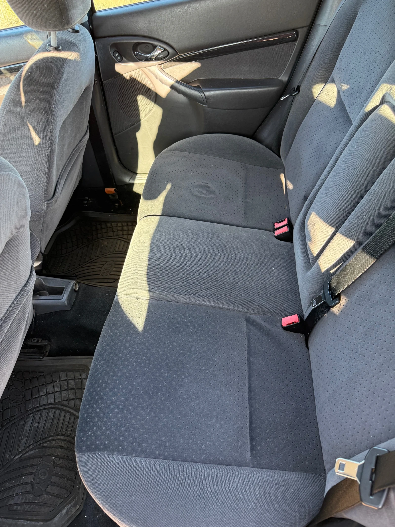 Ford Focus 1.8 TDCI Ghia - изображение 9