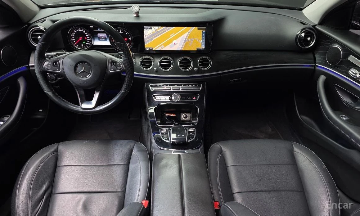 Mercedes-Benz E 220  - изображение 7