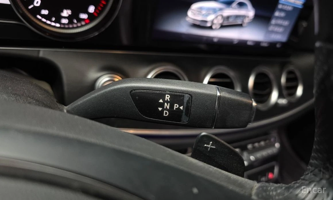 Mercedes-Benz E 220  - изображение 9