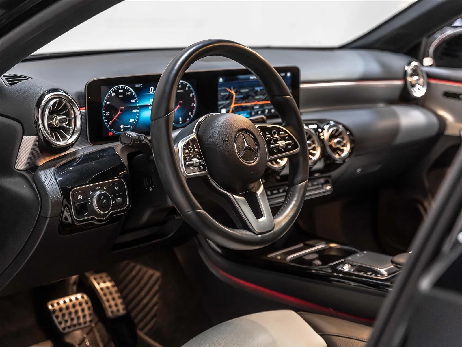 Mercedes-Benz A 250 AMG PKG NIGHT PKG С РЕГИСТРАЦИЯ & АВТО КРЕДИТ - изображение 8