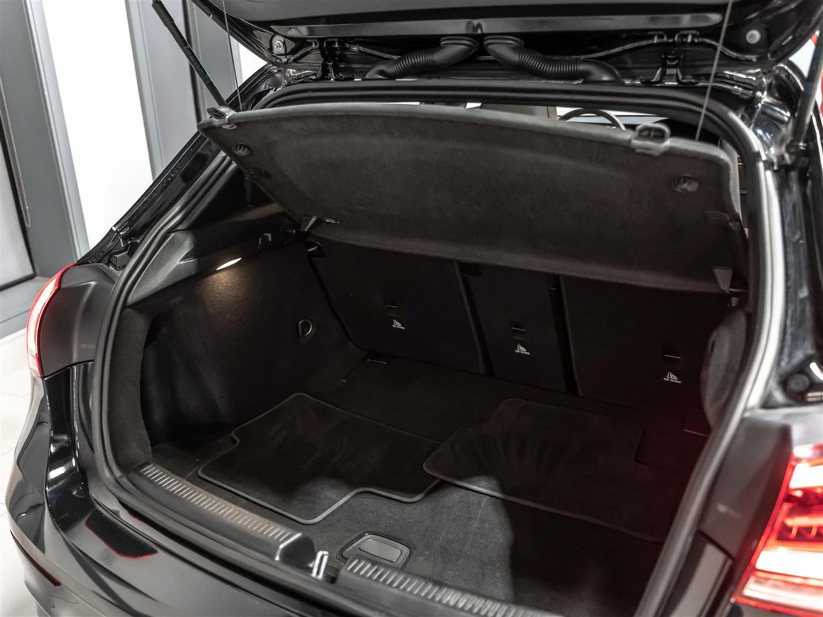 Mercedes-Benz A 250 AMG PKG NIGHT PKG С РЕГИСТРАЦИЯ & АВТО КРЕДИТ - изображение 5