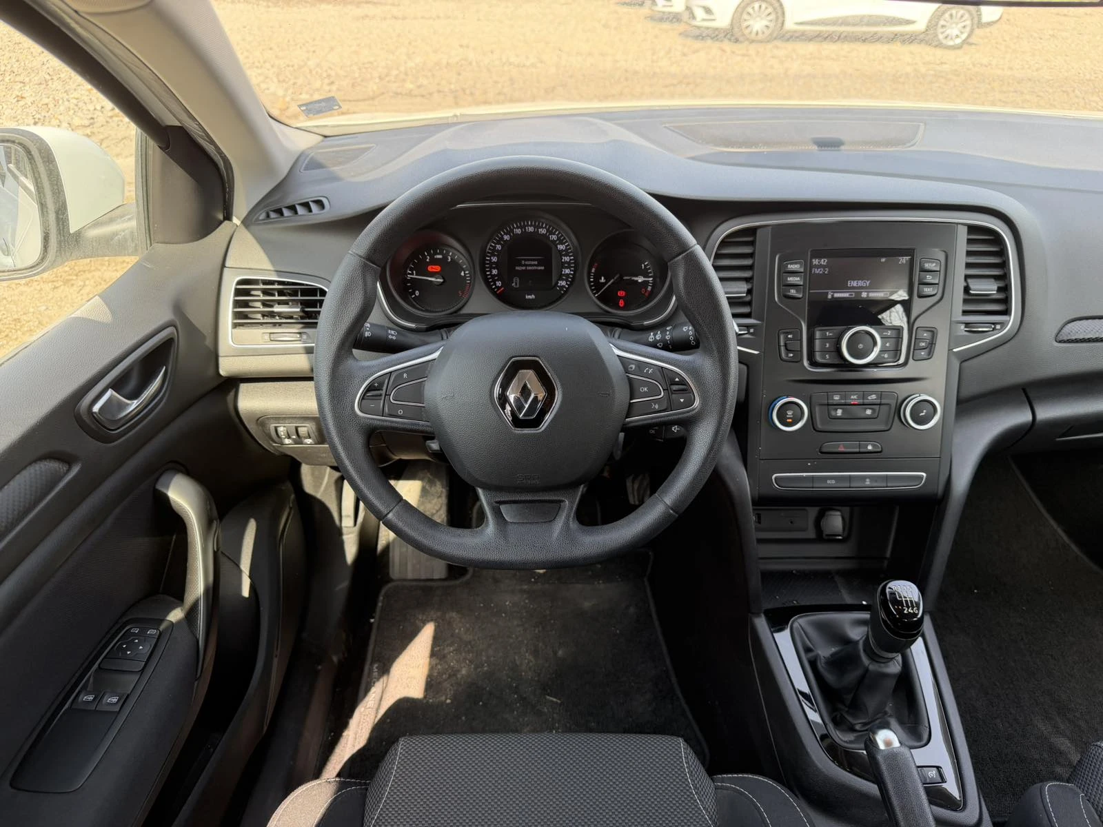 Renault Megane 1.5blueDCi/95k.c./Life/HETCH, снимка 14 - Автомобили и джипове - 53724996