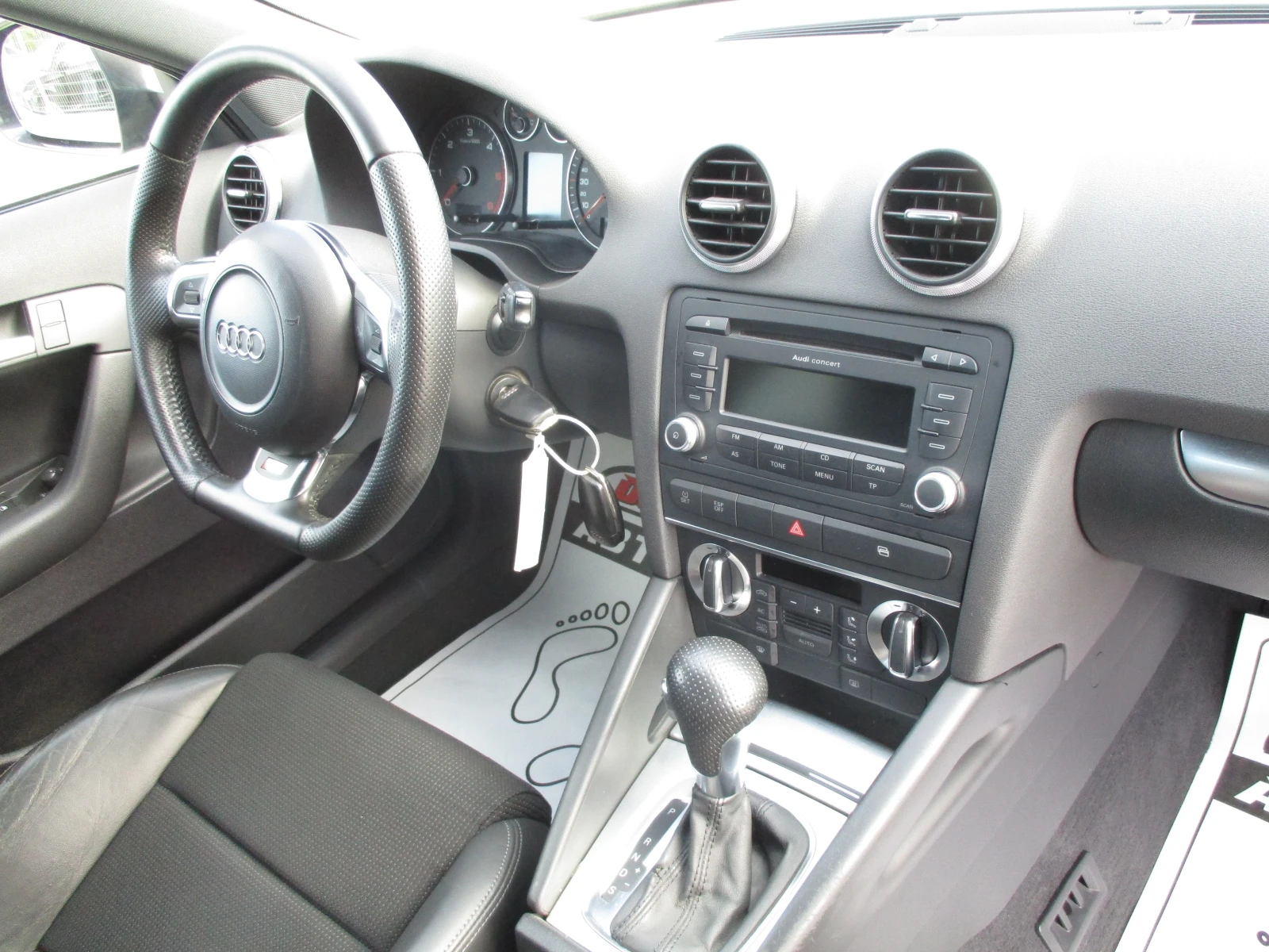 Audi A3 2.0TDI/170кс./АВТОМАТИК/S-LINE/КАТО НОВА, снимка 14 - Автомобили и джипове - 54304532