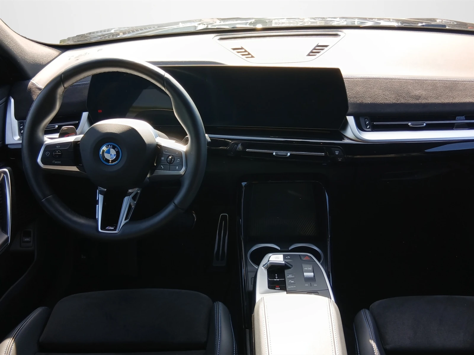 BMW iX2 xDrive30, снимка 7 - Автомобили и джипове - 54340401