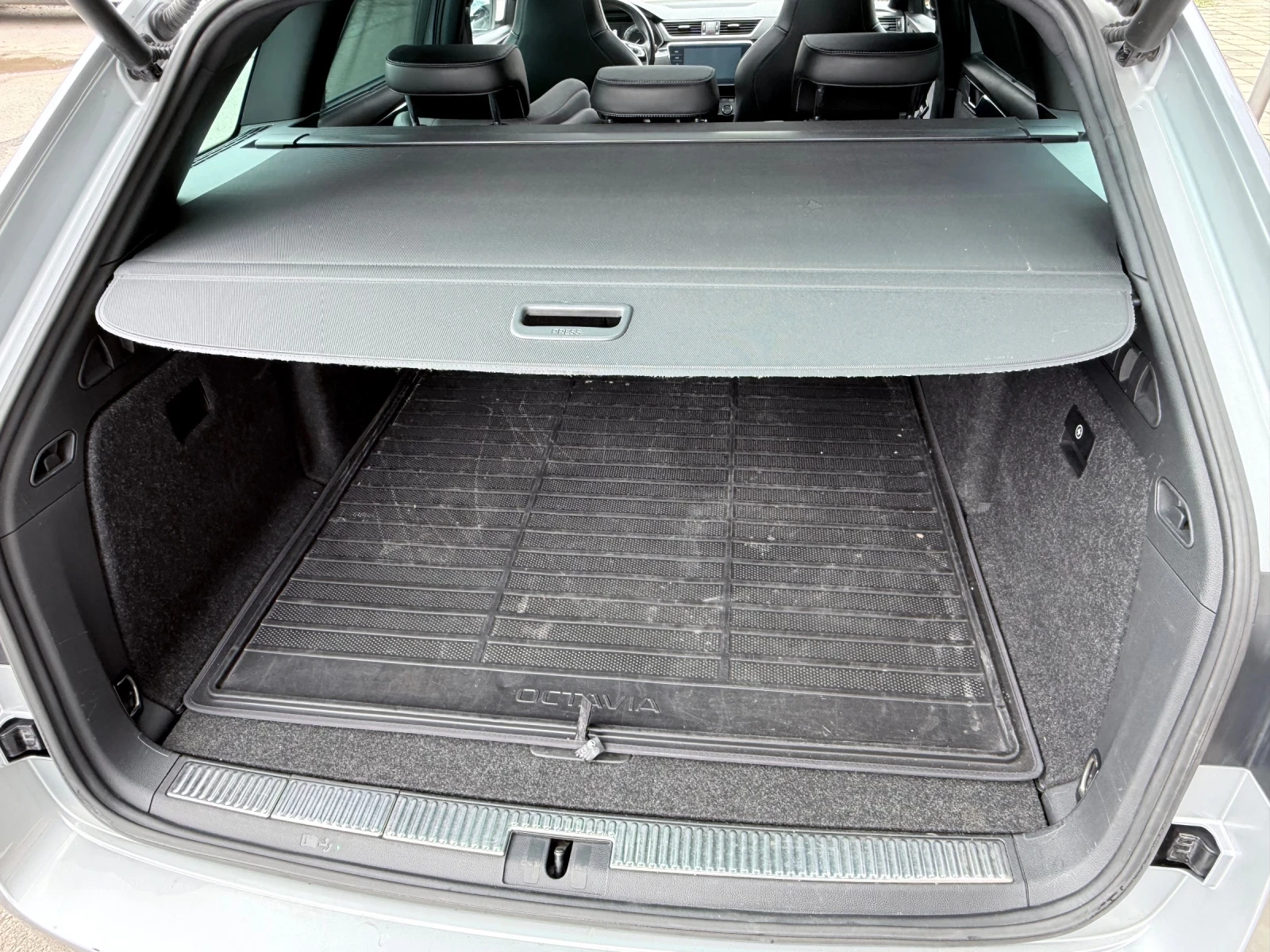 Skoda Superb 2.0TDI 190, снимка 12 - Автомобили и джипове - 54378979