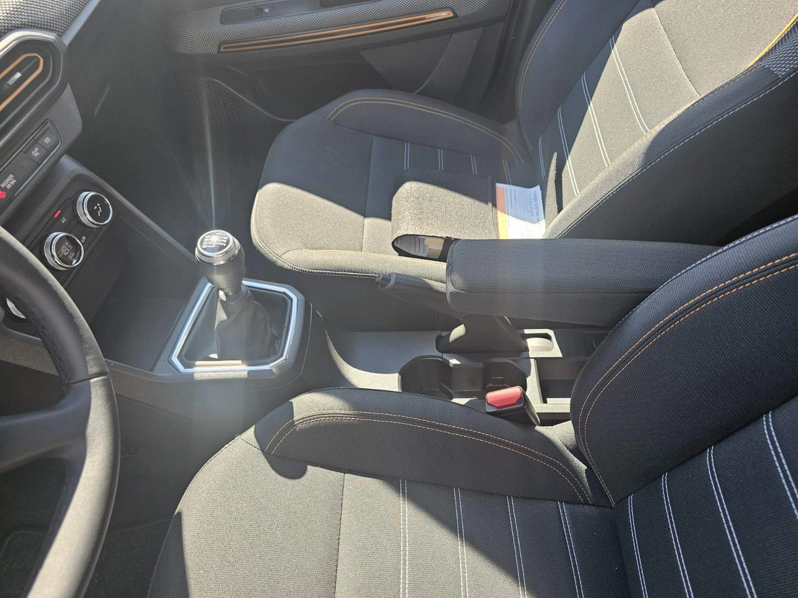 Dacia Sandero 1.0 TCe 90 Stop&Start, снимка 8 - Автомобили и джипове - 54462479