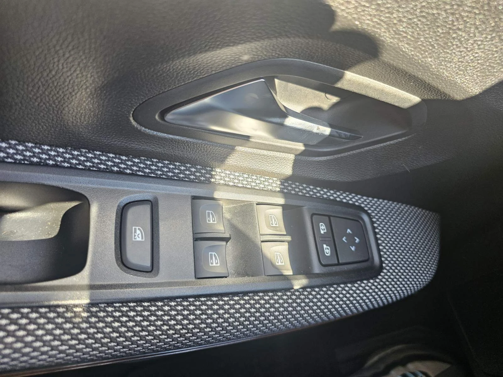 Dacia Sandero 1.0 TCe 90 Stop&Start, снимка 12 - Автомобили и джипове - 54462479