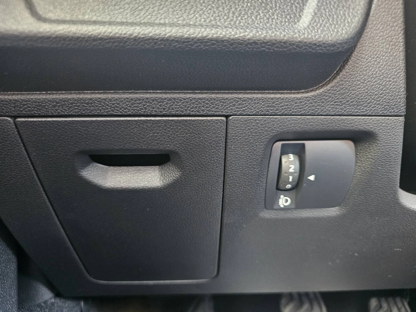 Dacia Sandero 1.0 TCe 90 Stop&Start, снимка 14 - Автомобили и джипове - 54462479