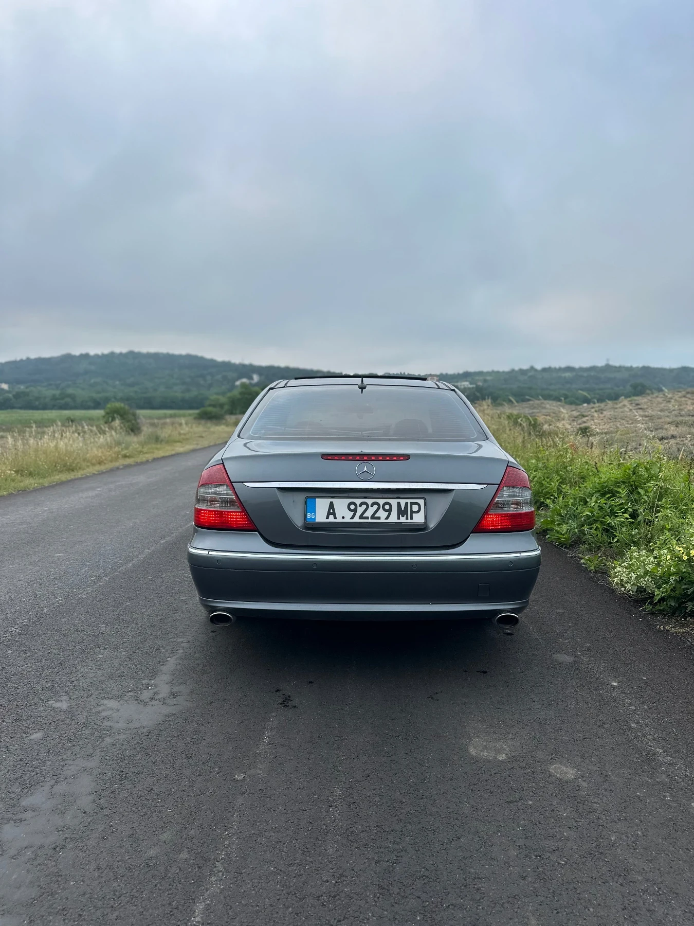 Mercedes-Benz E 320, снимка 2 - Автомобили и джипове - 54794380