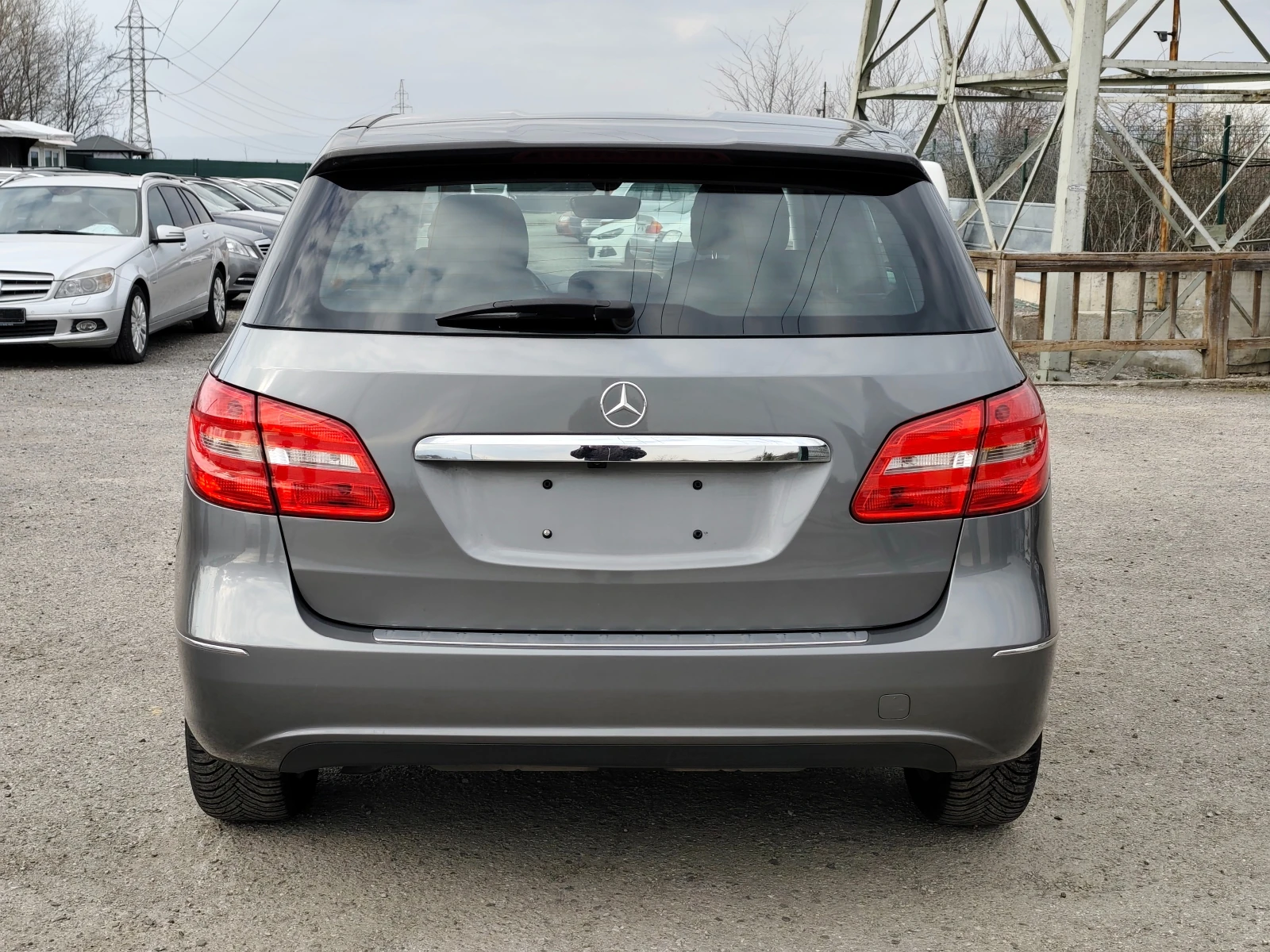 Mercedes-Benz B 180 i Евро 6 + Distronic+ Camera+ Navi, снимка 7 - Автомобили и джипове - 54932237