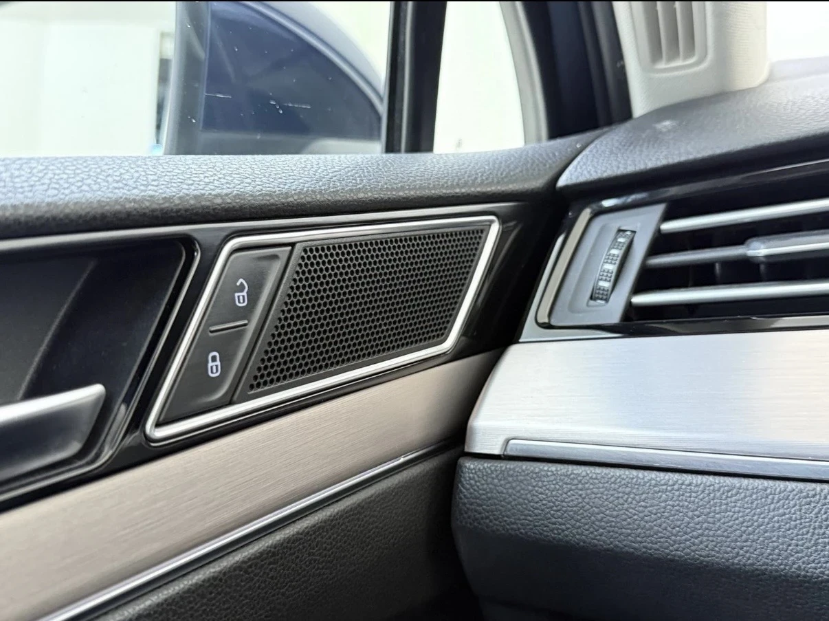 VW Passat 2.0 TDI Highline - Немски автомобил, много запазен, снимка 13 - Автомобили и джипове - 55299966