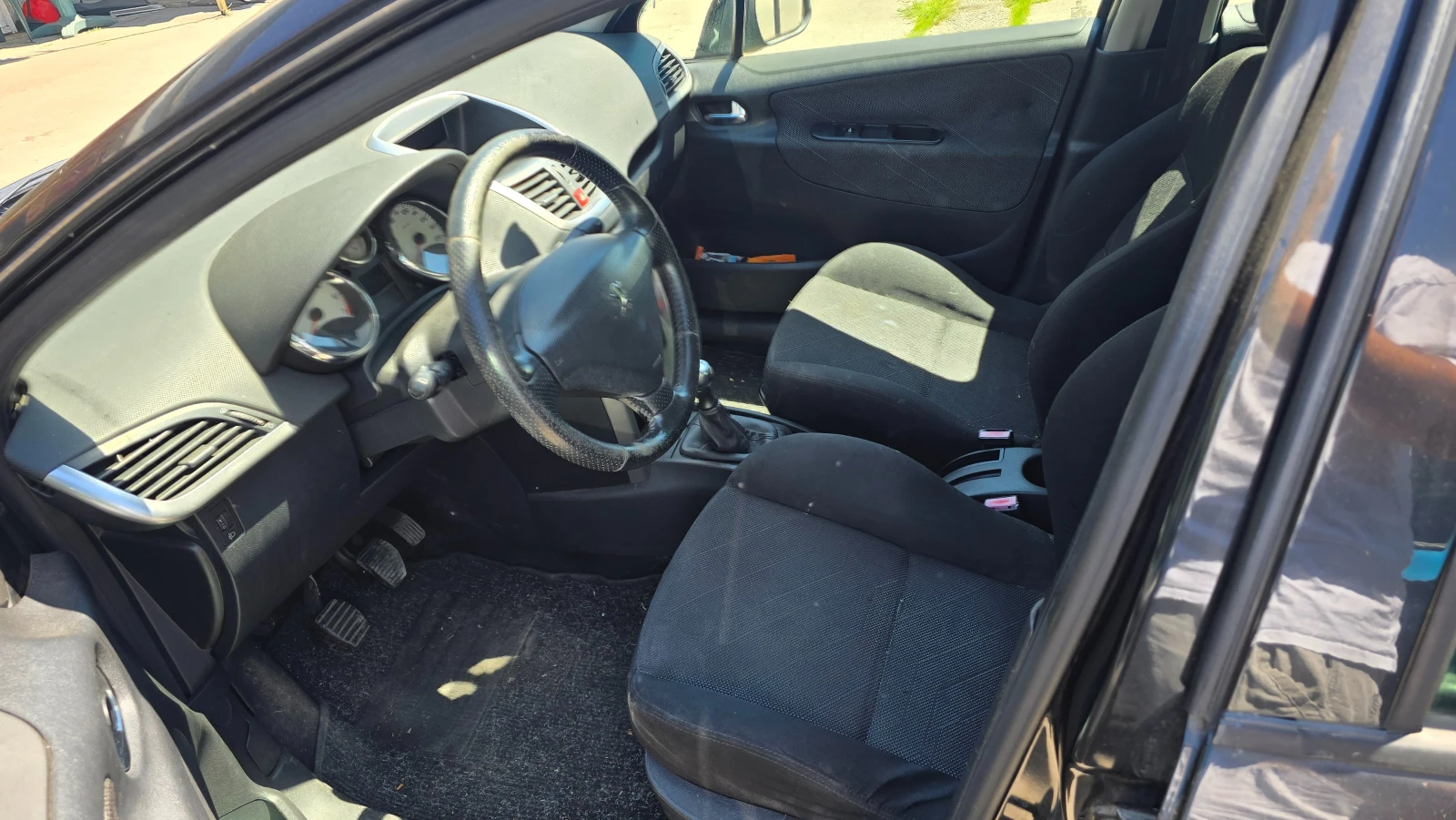Peugeot 207, снимка 8 - Автомобили и джипове - 55330200
